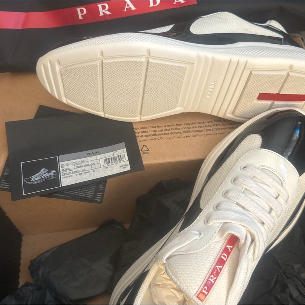 Brand new Prada men size 11.
Never worn